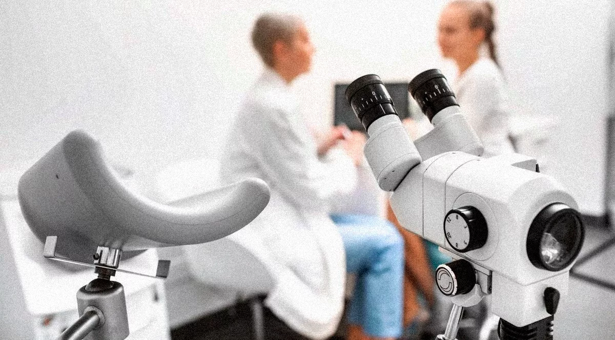 How does colposcopy work?